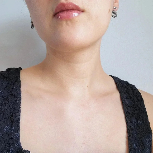 Vintage classic & elegant Mobius rose luxury chainmaille knot circle earrings - Picture 3 of 6